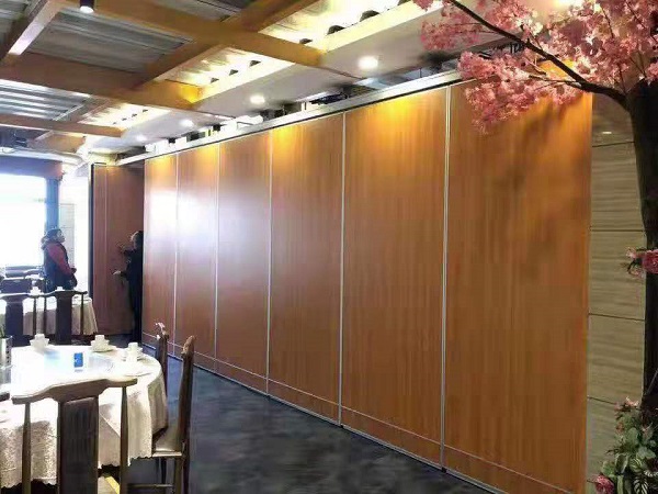 活動(dòng)隔斷墻